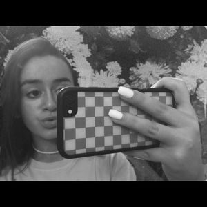 Meet your Posher, Luna